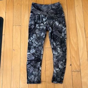 Marika Capri length leggings